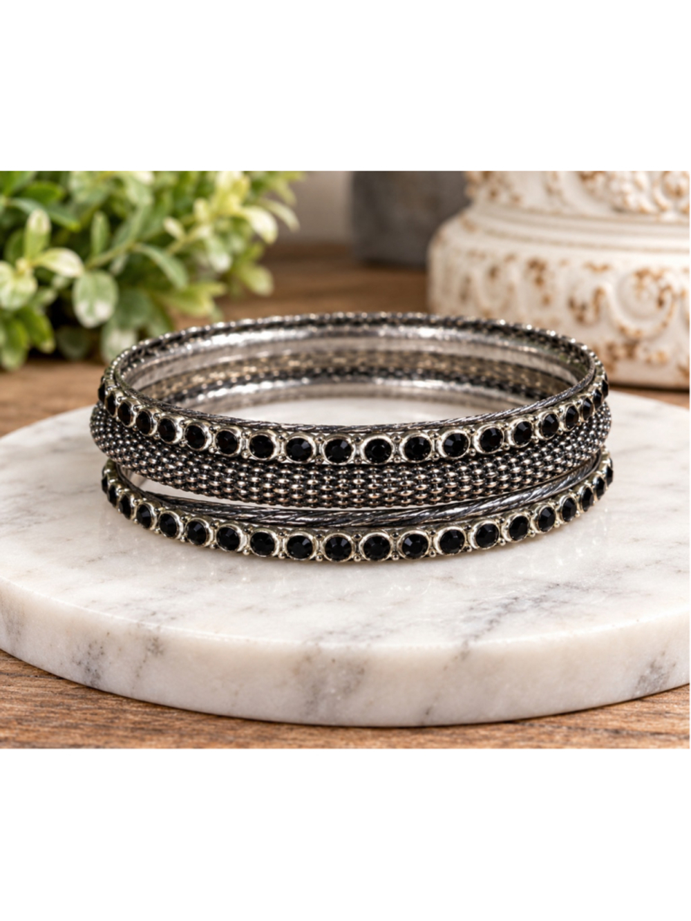 Vintage-Style Metallic Gray Bangle Set